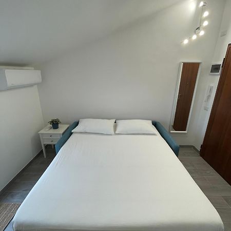 Minu, The Tiny House! Apartment Рим Екстериор снимка