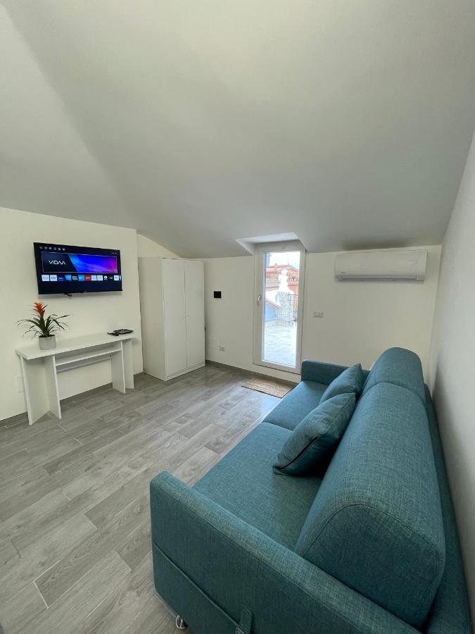 Minu, The Tiny House! Apartment Рим Екстериор снимка